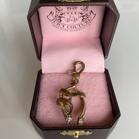 Juicy Couture Charm Bracelet with extra charm - Picture 3 of 6